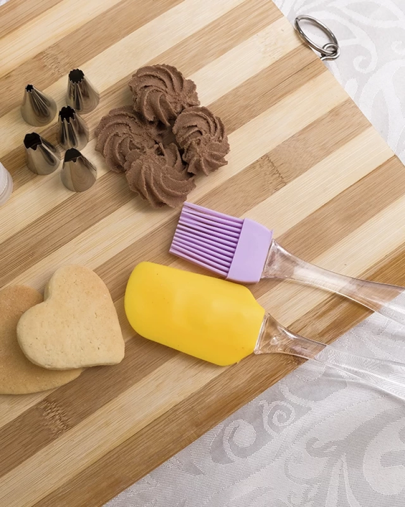 Pincel, espatula, bicos e moldes cortadores - kit