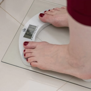 Balança digital banheiro 180kg quadrada 30*30cm