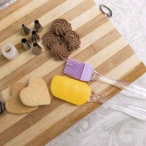 Pincel, espatula, bicos e moldes cortadores - kit