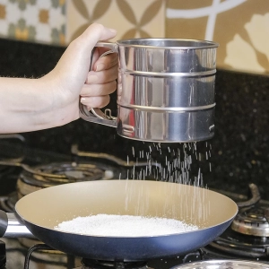 Polvilhador inox c/ gatilho 250ml 15.5*9.3*10cm