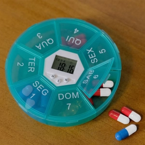 Porta comprimidos digital c/ alarme - 7 divisões