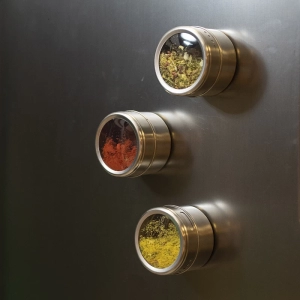 Porta condimento c/3, diam. 6cm, base 20,5x5cm