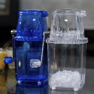 Triturador / picador manual de gelo - cor azul